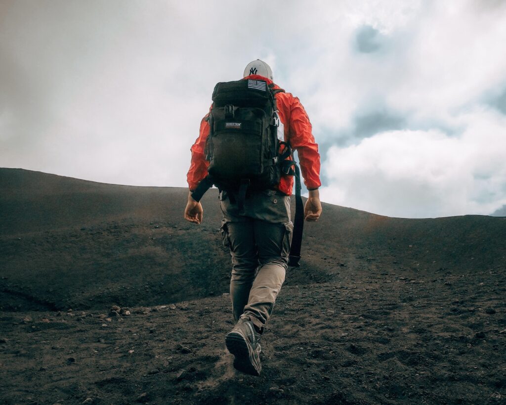 5 oggetti indispensabili nello zaino di un viaggiatore